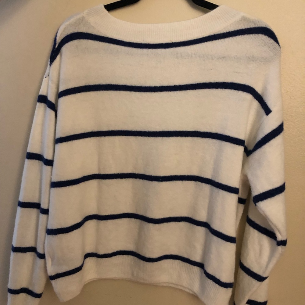 Woolen Bloom Sweater - Picture 2 of 3